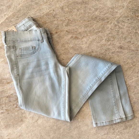 Kohls SO Woman’s Jeggings NWT - Light Blue Denim Wash - Juniors Jeans - Size 3 - Picture 2 of 8
